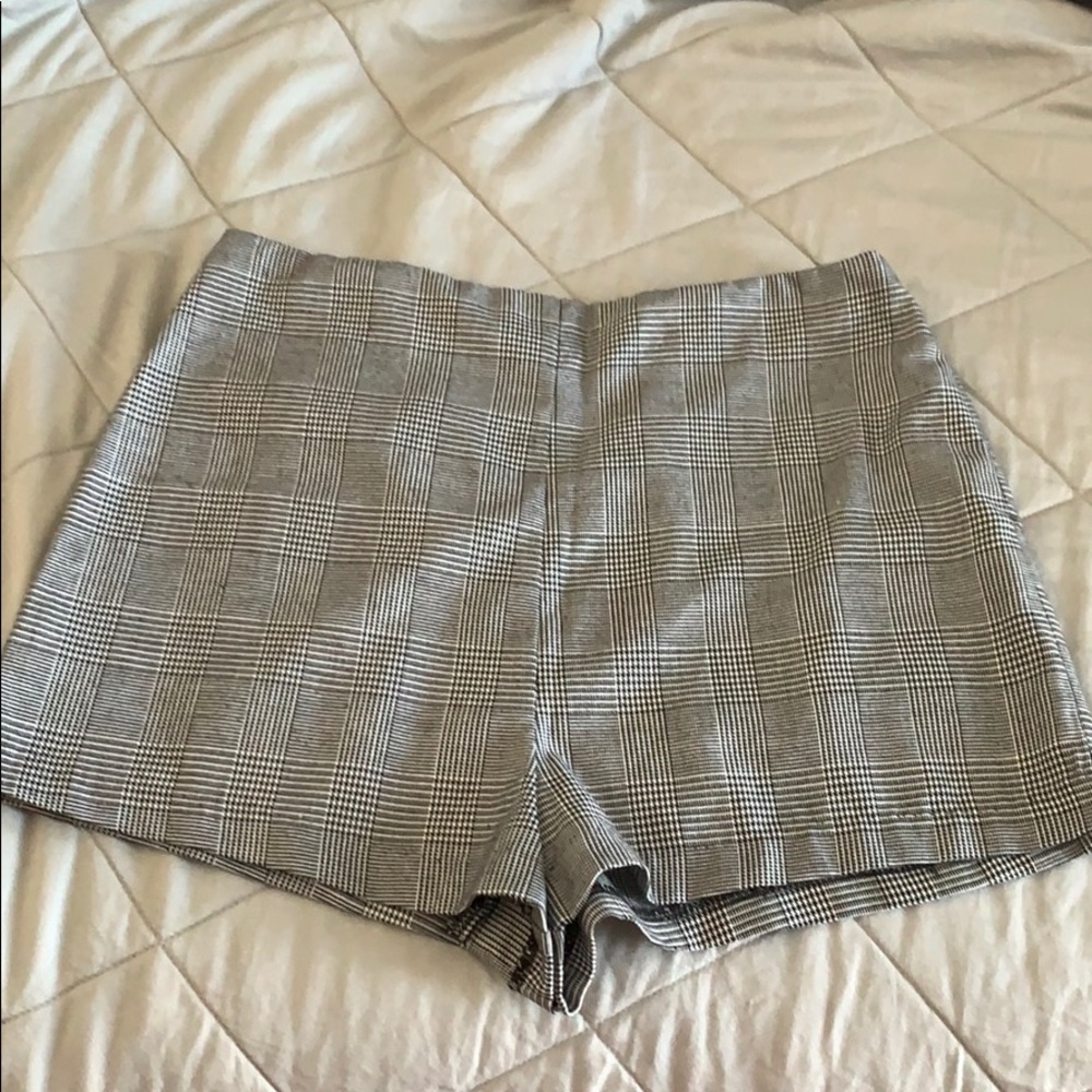 F21 houndstooth high waisted shorts